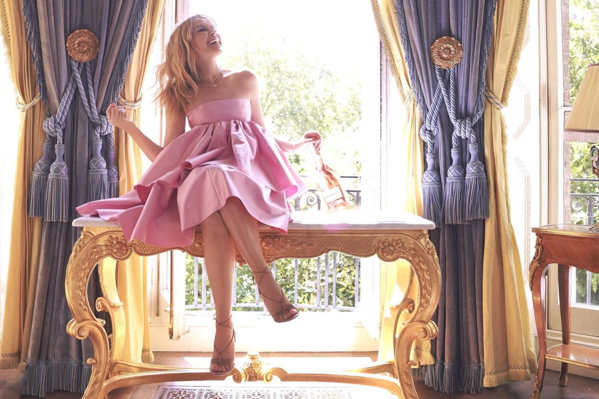 Kylie Minogue dévoile ses vins en France