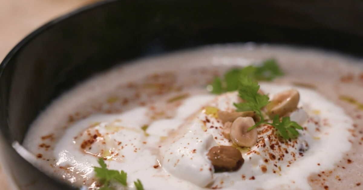 Cyril Lignac réinvente la soupe de châtaignes au gingembre pour les fêtes