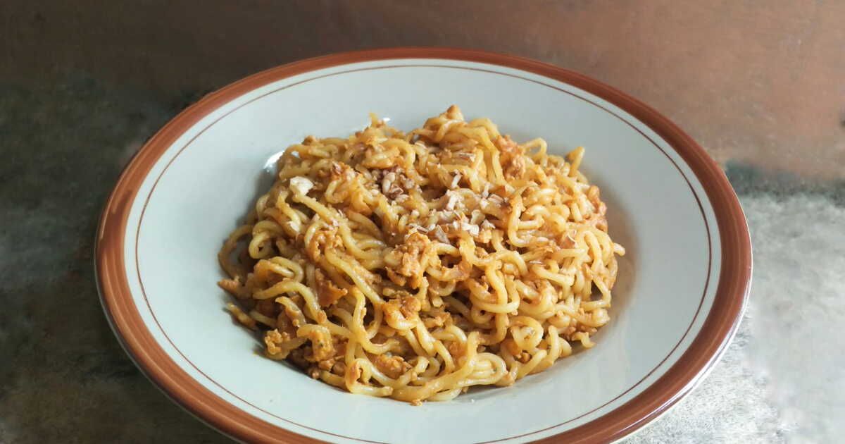 Pâtes aux oignons caramélisés : une délicieuse recette économique