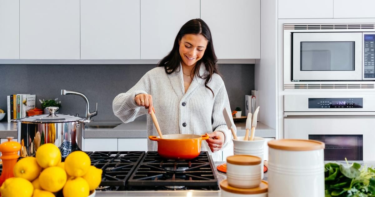 Le Dr Jimmy Mohamed met en garde contre les dangers des ustensiles de cuisine en plastique