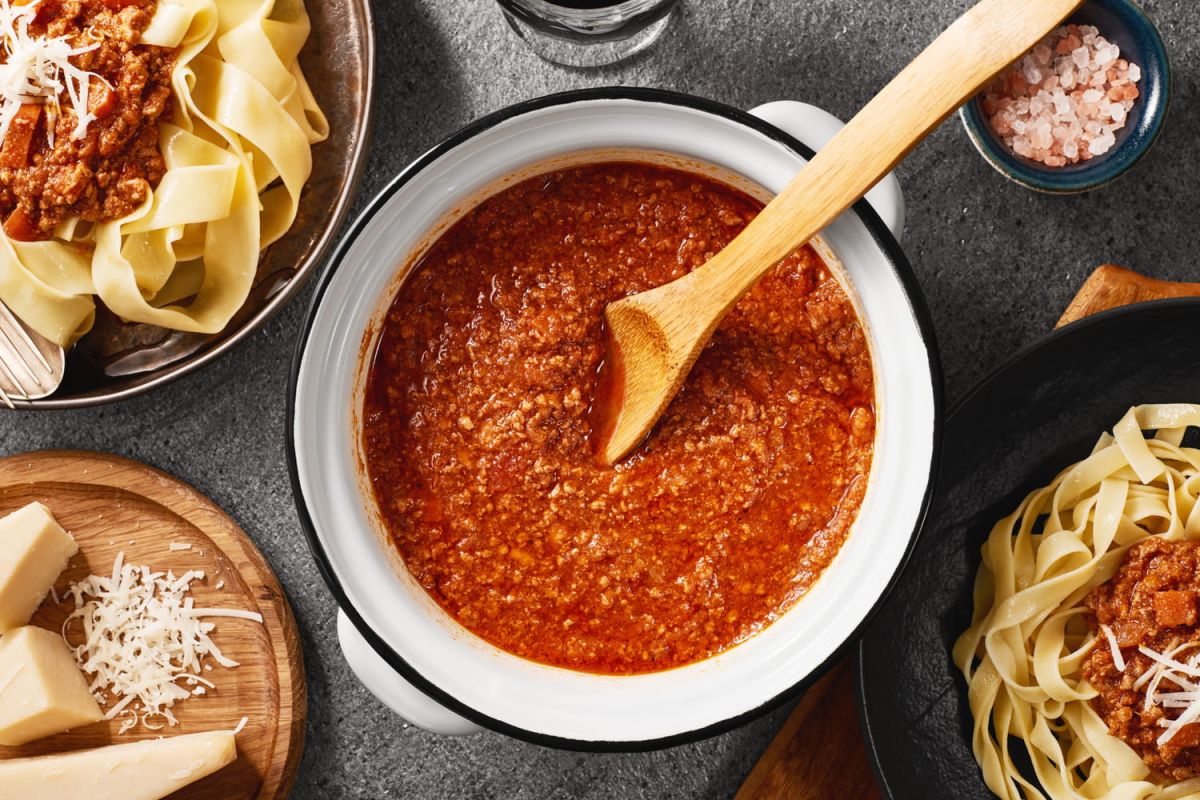 Découvrez la recette de sauce bolognaise de Julie Andrieu