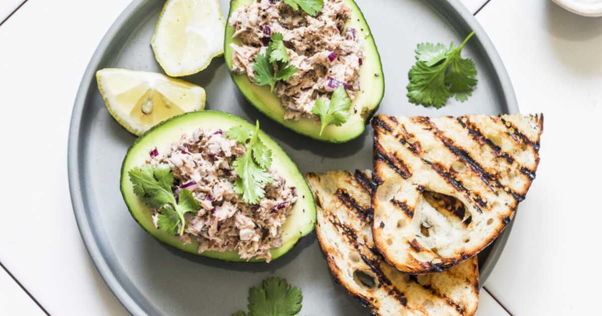 Une recette d'avocats farcis au thon pour éblouir vos invités