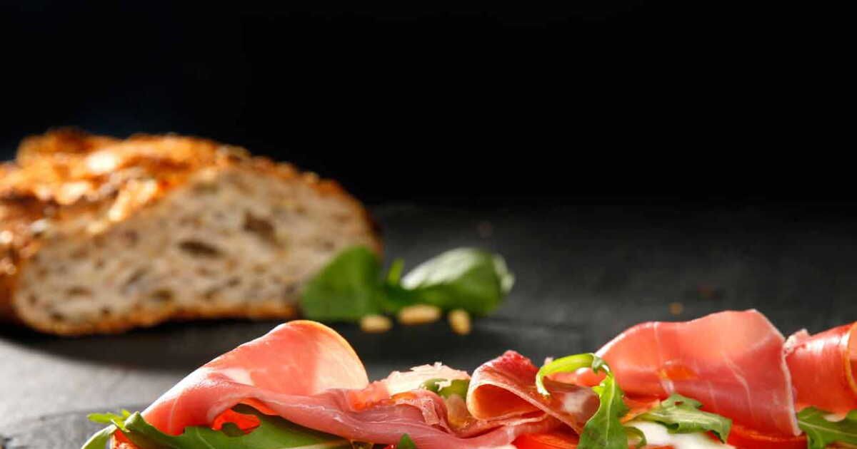 Succombez à la tartine tomate mozzarella : la recette révélée en vidéo