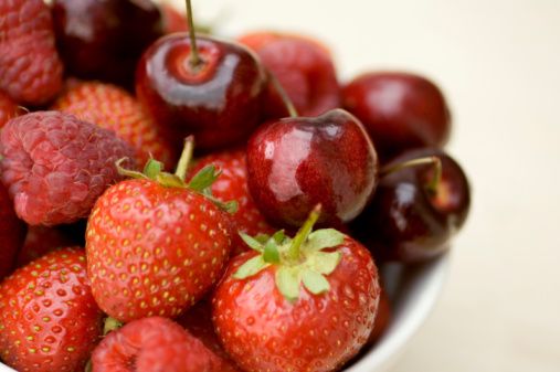 Les bienfaits surprenants des fruits rouges pour notre cerveau