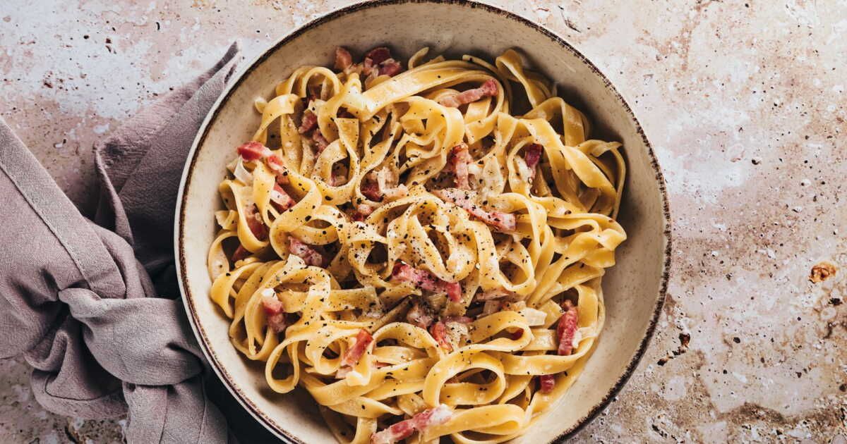 Tagliatelles à la carbonara et aux poireaux : la recette rapide et gourmande d’une nutritionniste