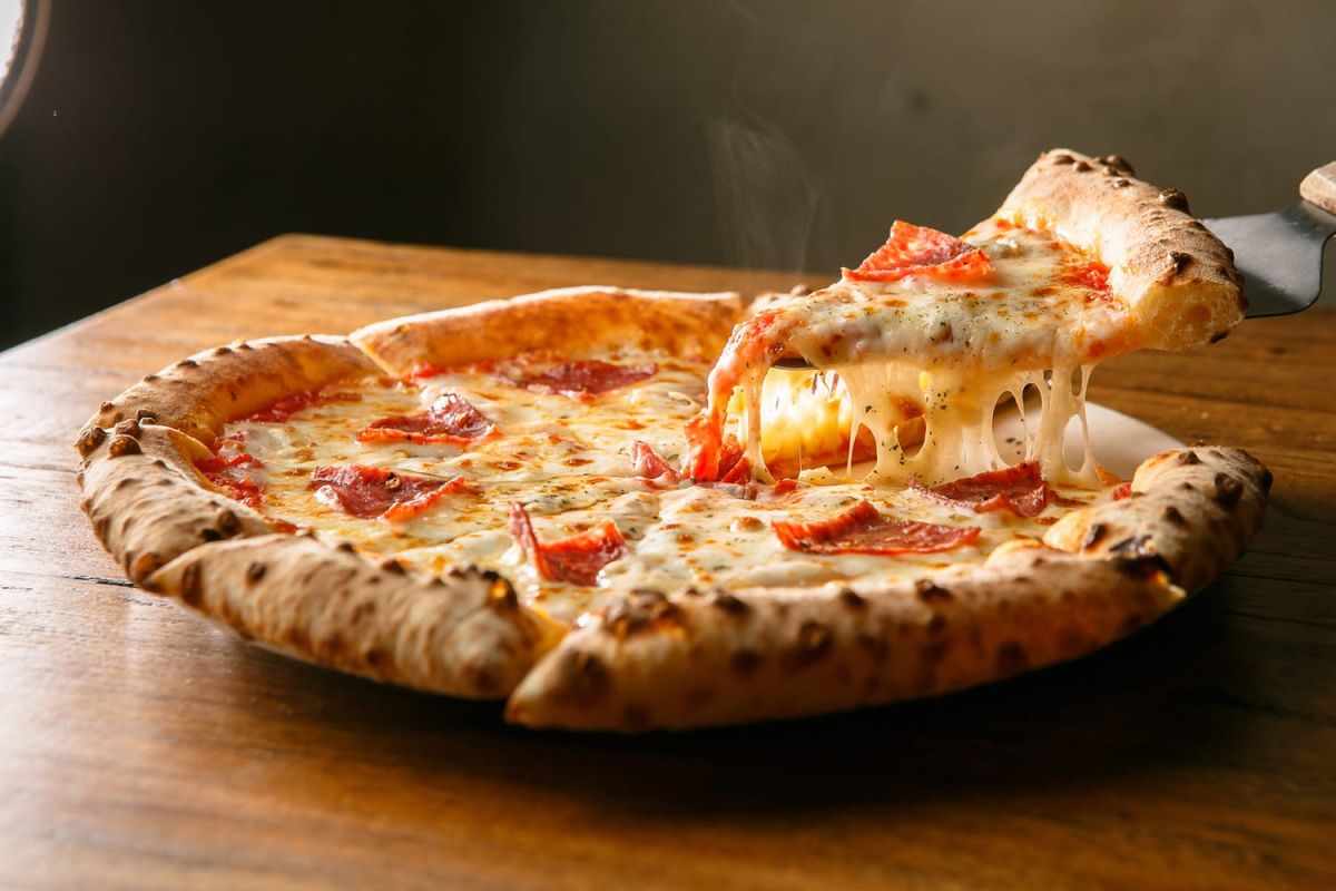 la méthode astucieuse pour réchauffer votre pizza et retrouver son goût authentique