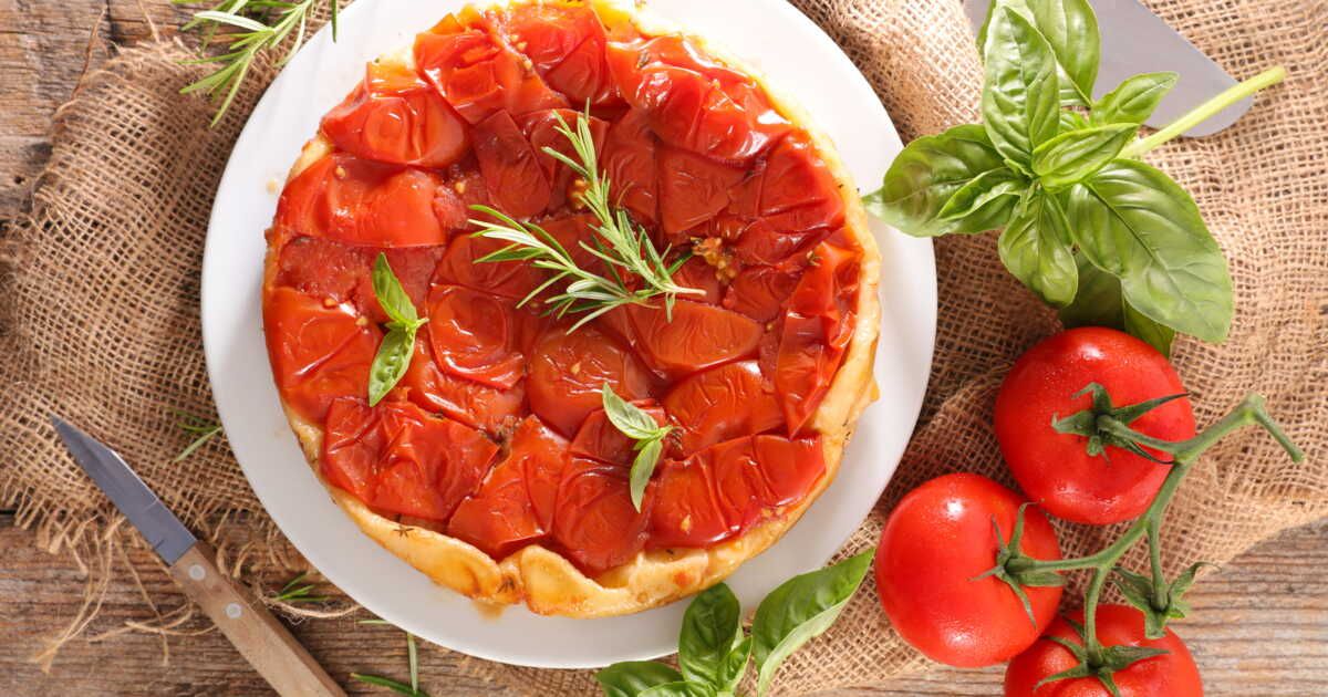 Tarte tatin de tomates : l'été dans chaque bouchée