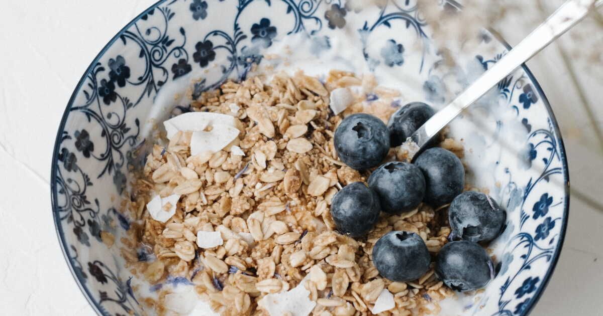 Misez sur les flocons d'avoine : crus ou cuits, le choix qui influence votre glycémie