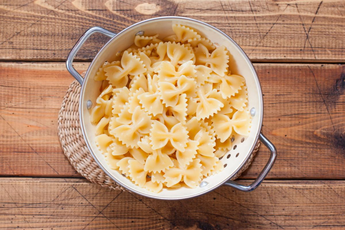 Redonnez vie à vos pâtes de la veille sans les noyer dans le beurre