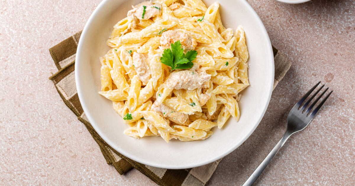 Penne crémeuses au parmesan : un délice rapide à savourer