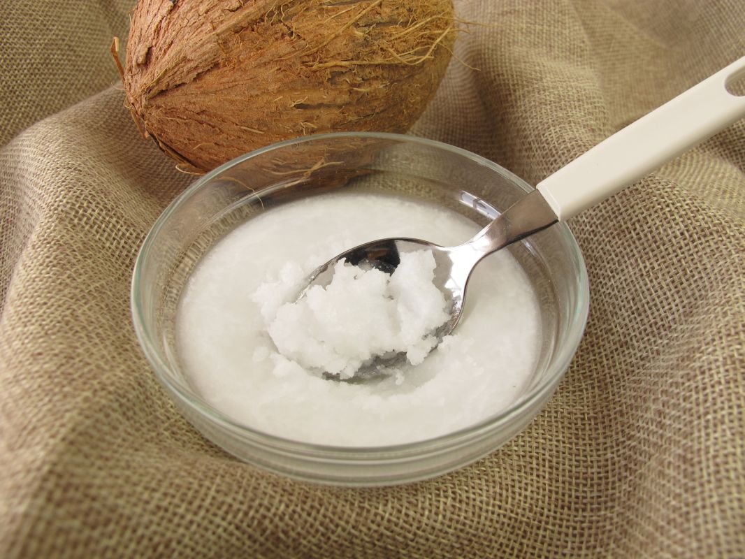 l'huile de coco : un danger pour la santé selon un professeur de harvard
