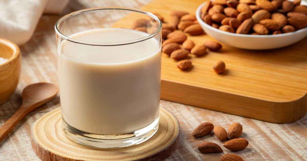 Les 4 bienfaits surprenants du lait d'amande révélés par une diététicienne