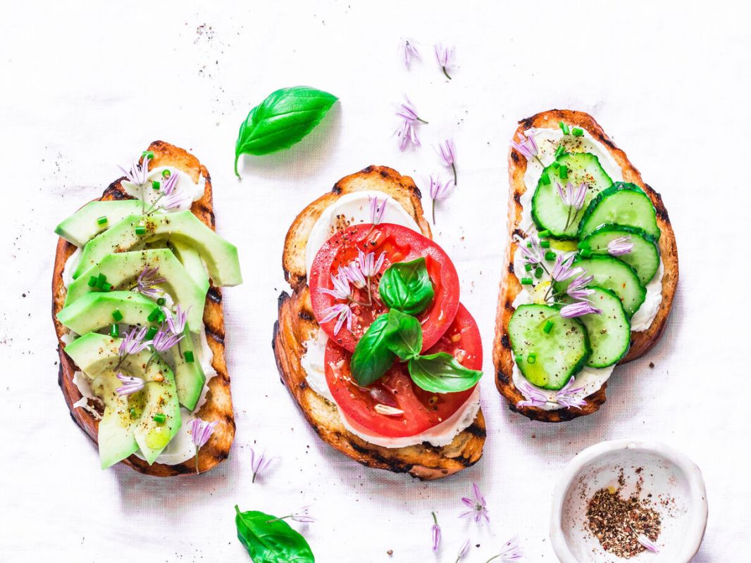 Voyage culinaire : 5 tartines au labné pour un goût de Liban
