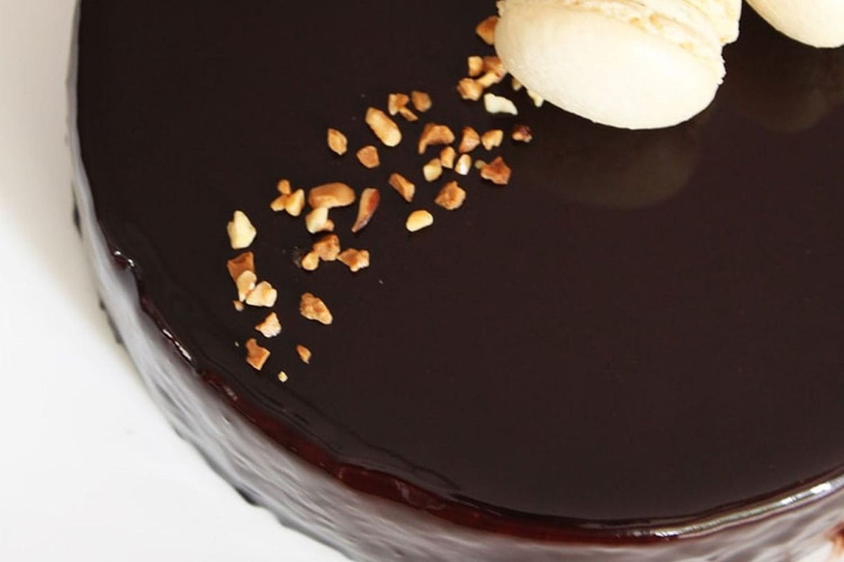 Comment réaliser facilement un nappage au chocolat brillant ?