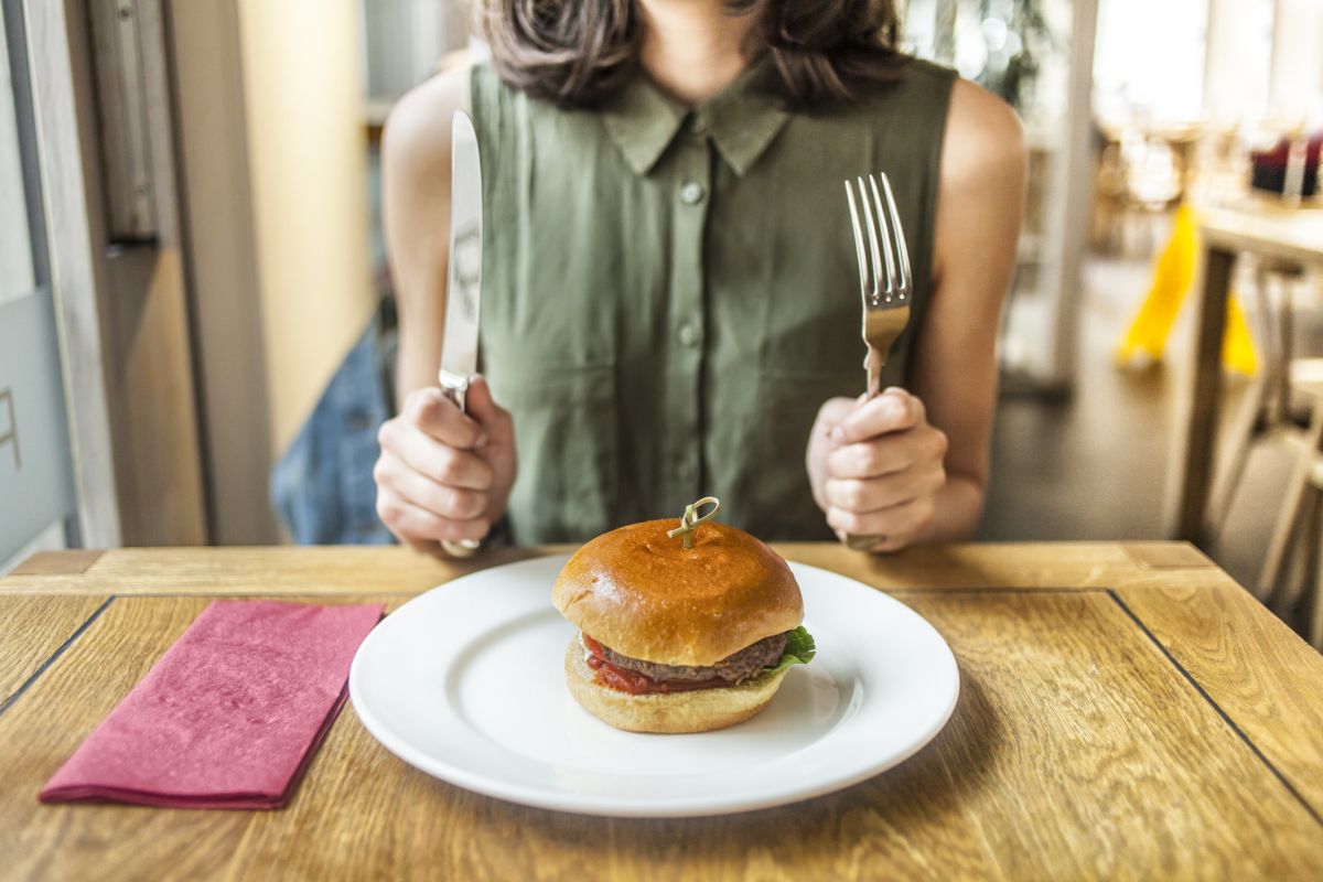Restaurants : un piège calorique plus sournois que le fast-food