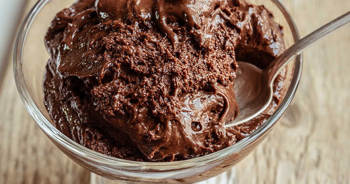 découvrez la mousse au chocolat de pierre hermé : un délice à réaliser soi-même