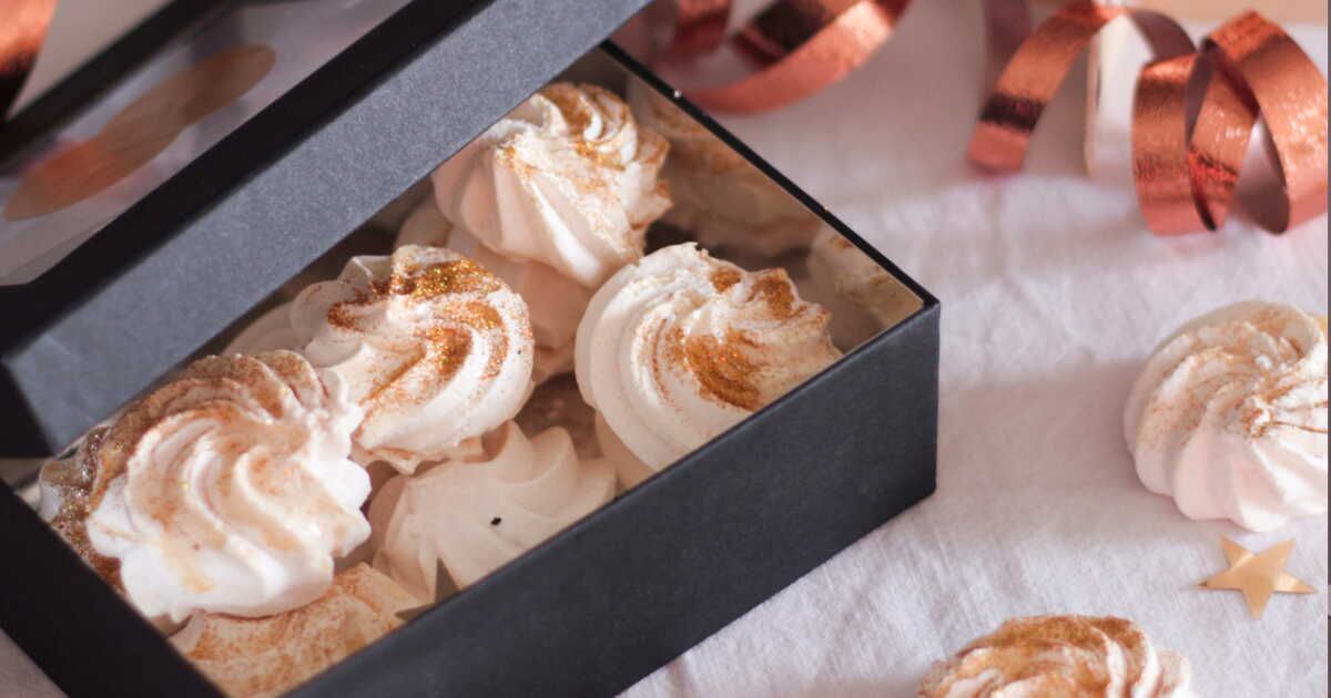 La magie des meringues dorées pour Noël