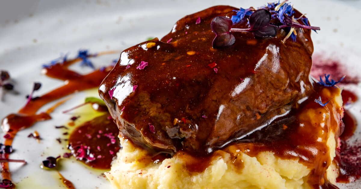 La joue de bœuf façon bourguignon : un plat réconfortant pour vos dimanches