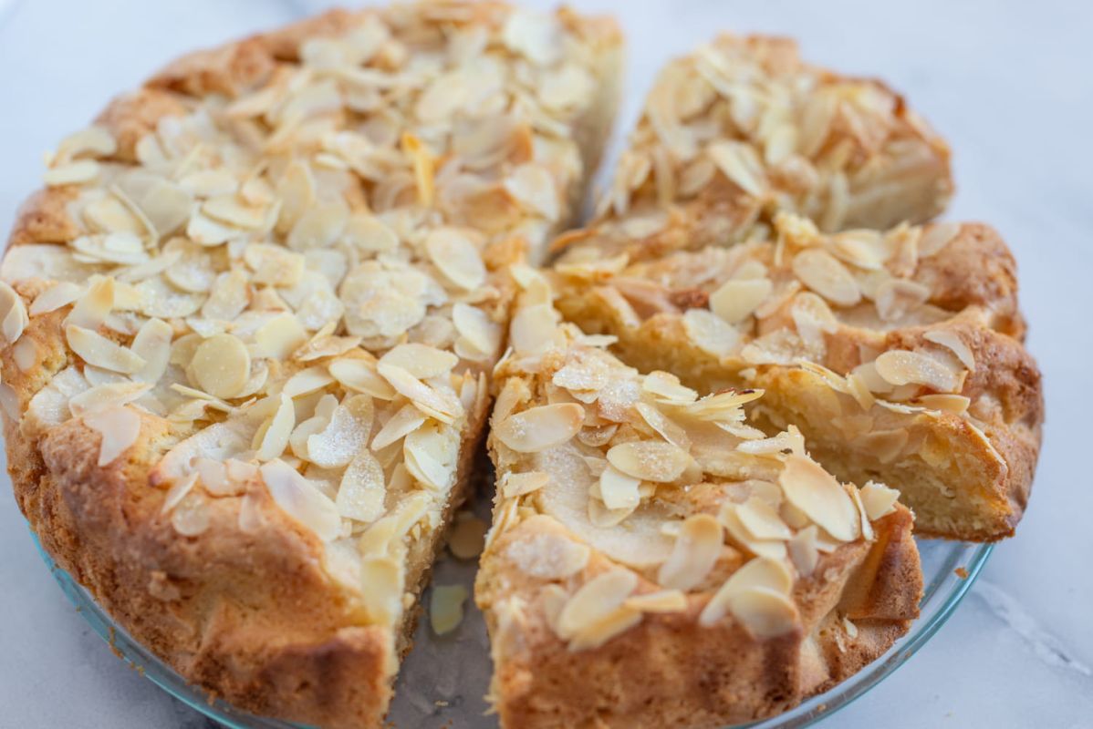 Un gâteau léger à la poire qui rivalise avec la tarte amandine : seulement 150 calories par part